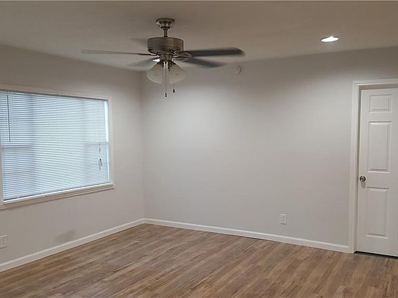 4th image of 3007 Shadow Wood Dr