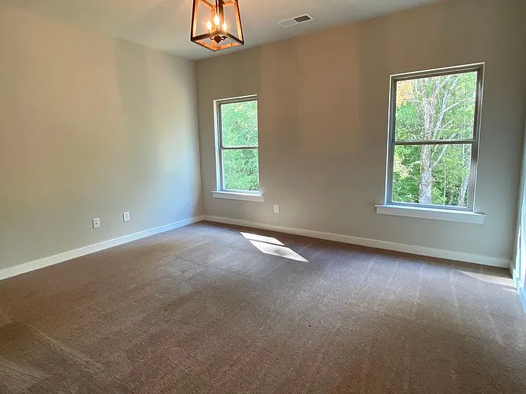 489 Andrew Dr — Photo 12