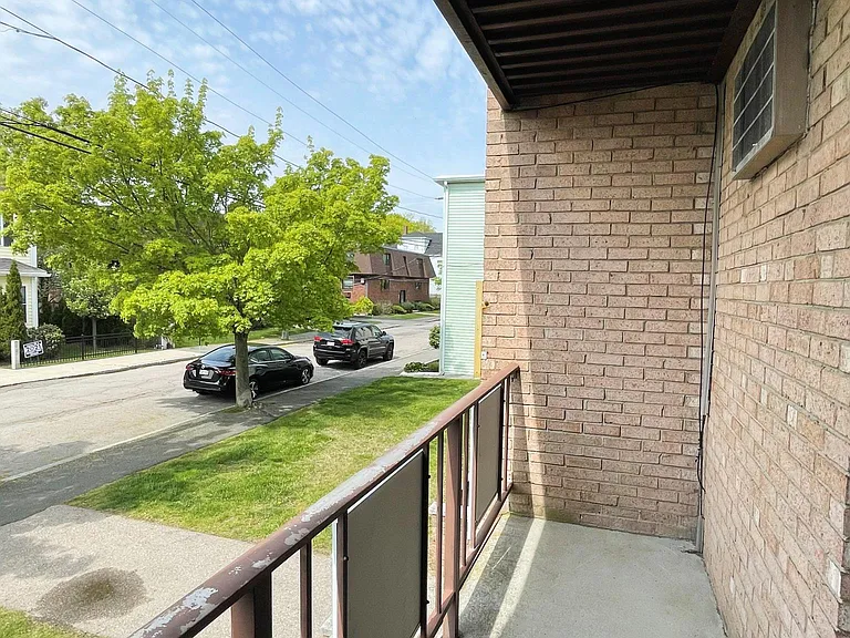 124 Main St #11 — Photo 5