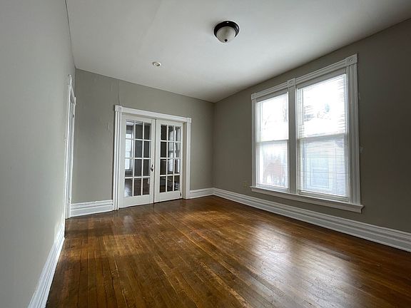 5th image of 365-367 Smith Ave N #2