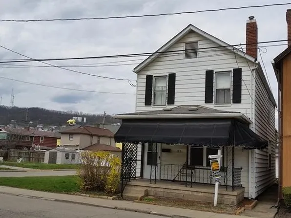 135 1st Ave, Tarentum, PA 15084
