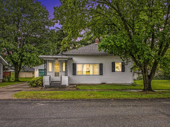 415 W Maple St, Carson City, MI 48811