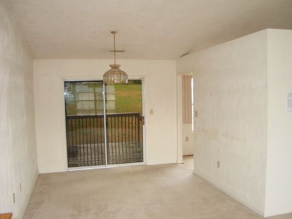 4th image of 728 Palmer Ave
