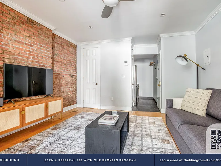 120 Christopher St #4 — Photo 4