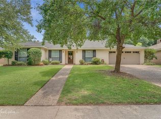 7417 Camelback Dr, Shreveport, LA 71105