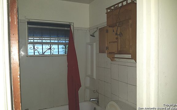 5th image of 146 Dorie St