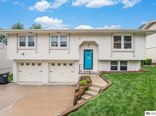 15223 Davenport Cir, Omaha, NE 68154