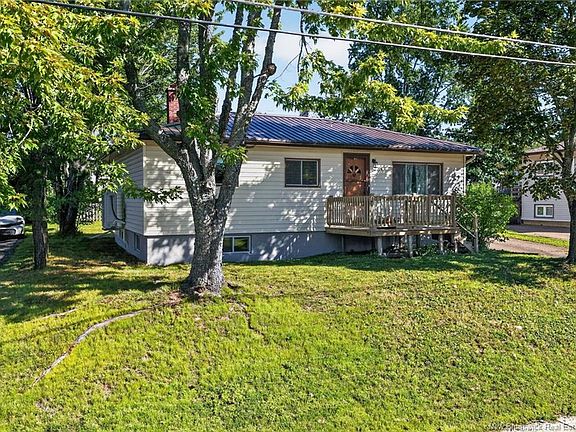 3rd image of 284 Whitepine Rd