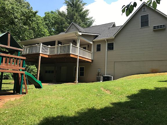 3rd image of 411 Featherwood Dr