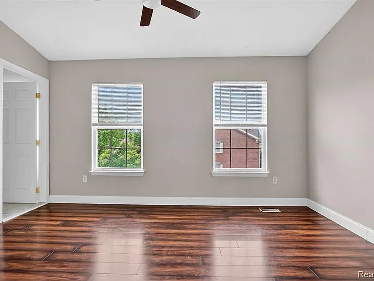 22680 Goddard Rd — Photo 30