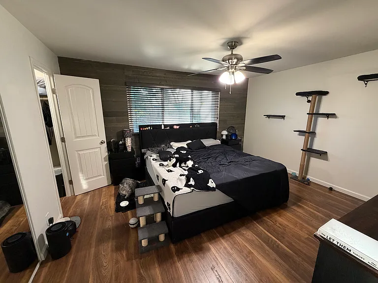 10561 Kerrigan Ct — Photo 3
