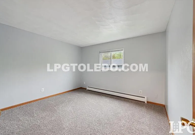 3310 Arlington Ave #8 — Photo 10