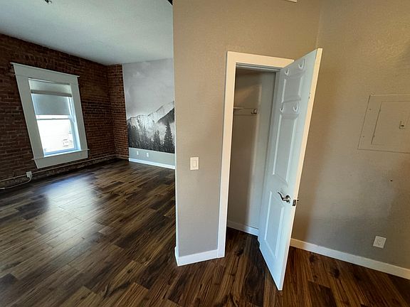 3rd image of 1425 N Washington St APT 301