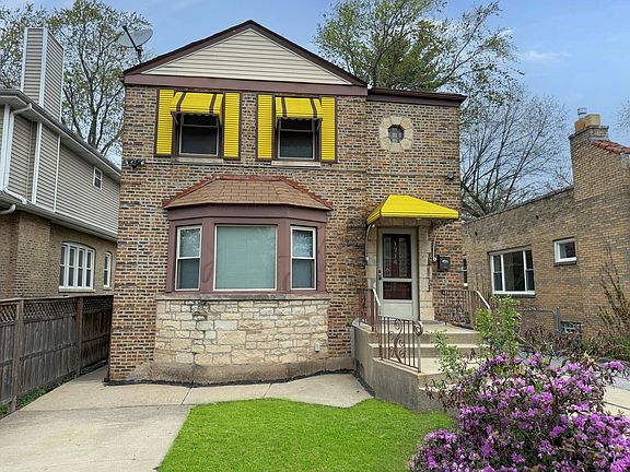 2nd image of 1714 W Beverly Glen Pkwy