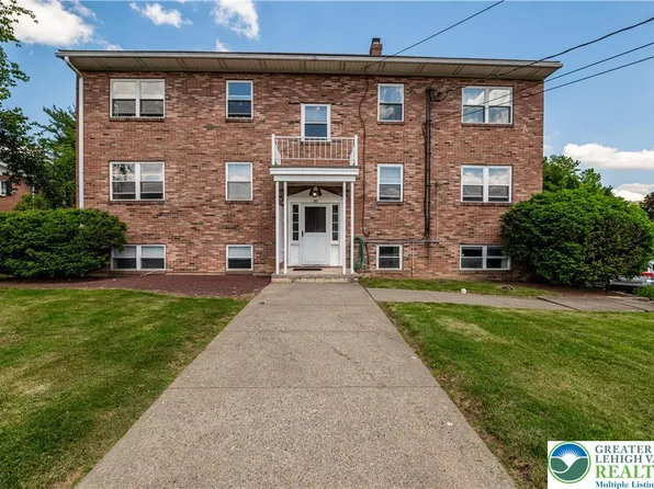 90 Gum St APT 1N, Nazareth, PA 18064