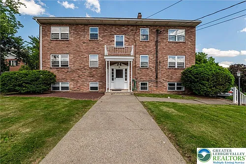 90 Gum St #1N Photo 1