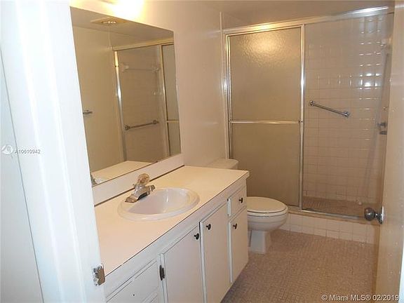 4th image of 5530 NW 44th St APT 402C