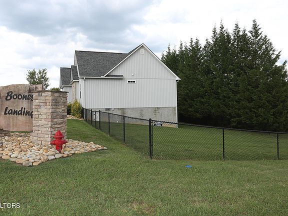 5th image of 706 Boone Dr
