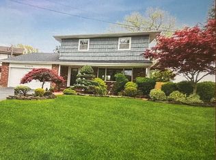 404 Club Ct, Oceanside, NY 11572