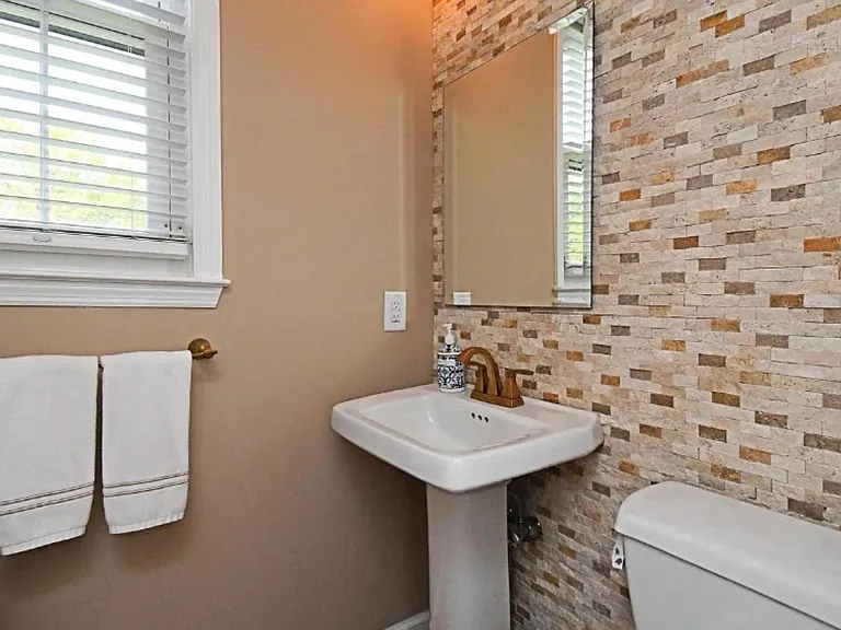 235 Pinecrest Ln — Photo 18