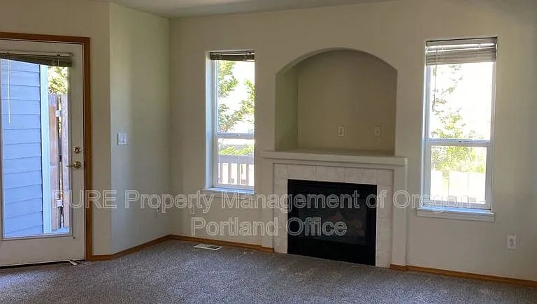 15617 NE Milton Pl — Photo 3