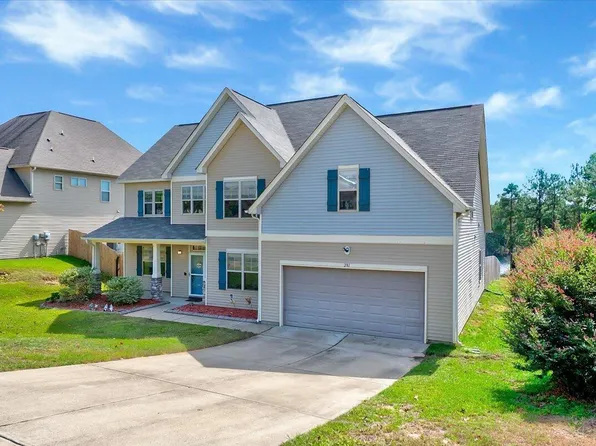 281 Highgrove Dr, Spring Lake, NC 28390