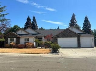 3289 Woodbury Dr, Redding, CA 96002