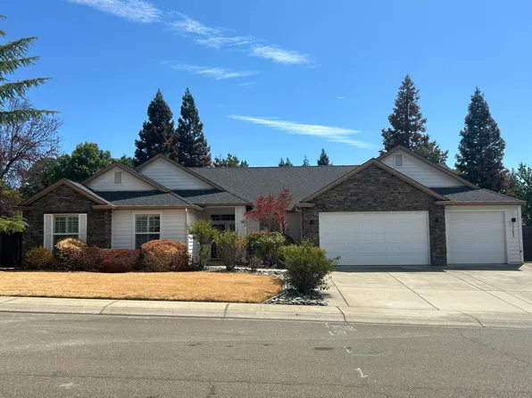 3289 Woodbury Dr, Redding, CA 96002