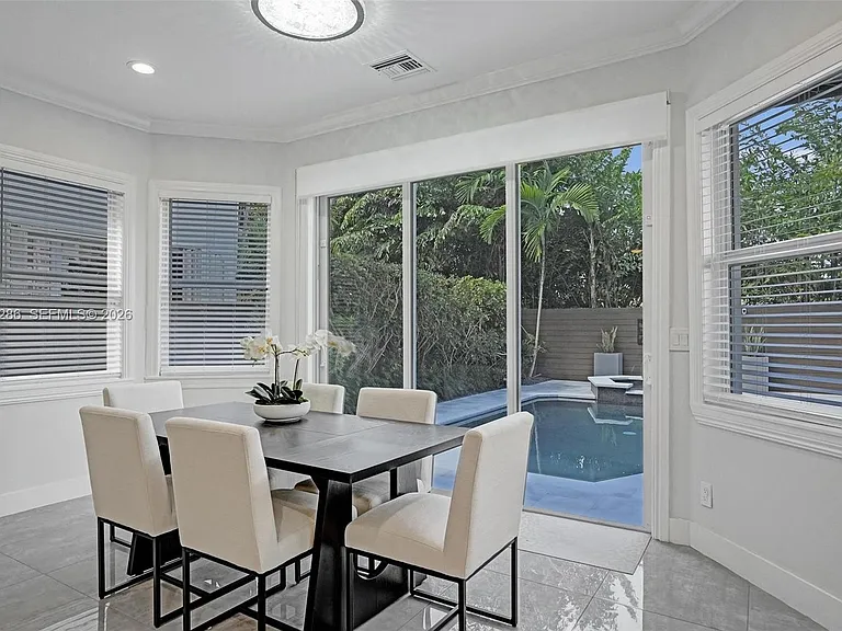 453 SW 5th Ave — Photo 20