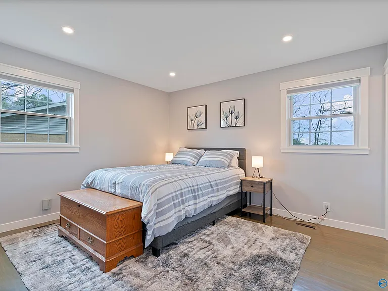1801 Carson Ln NW — Photo 6