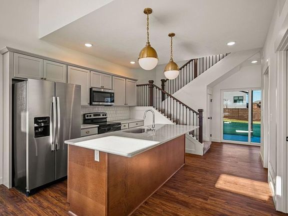 Modern kitchen with Appliances