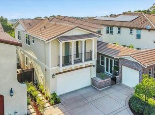 37 Country Club Dr, Hayward, CA 94542