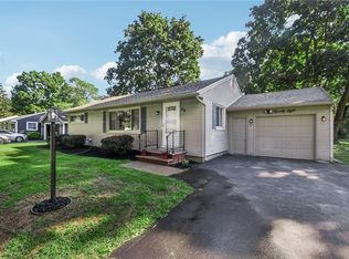 28 Horizon Dr, Rochester, NY 14625