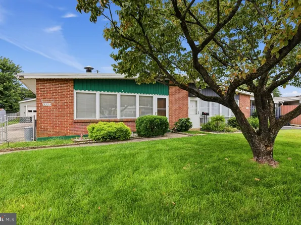 9325 Trout Rd, Philadelphia, PA 19115
