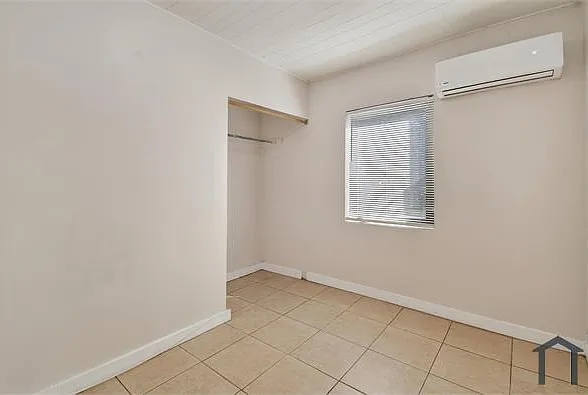1257 W 35th St — Photo 12