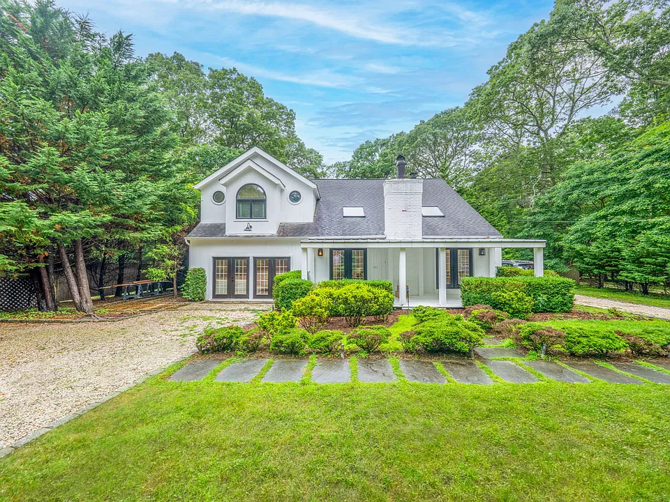 26 Royal St