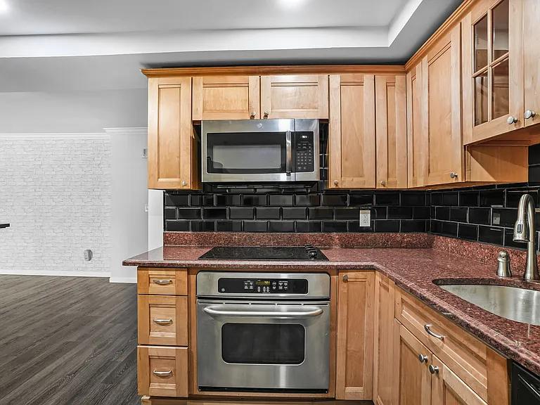143 Hoyt St #1K — Photo 7