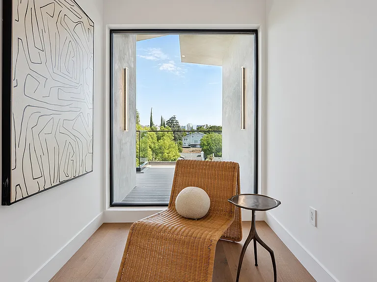 22270 Avenue San Luis — Photo 25
