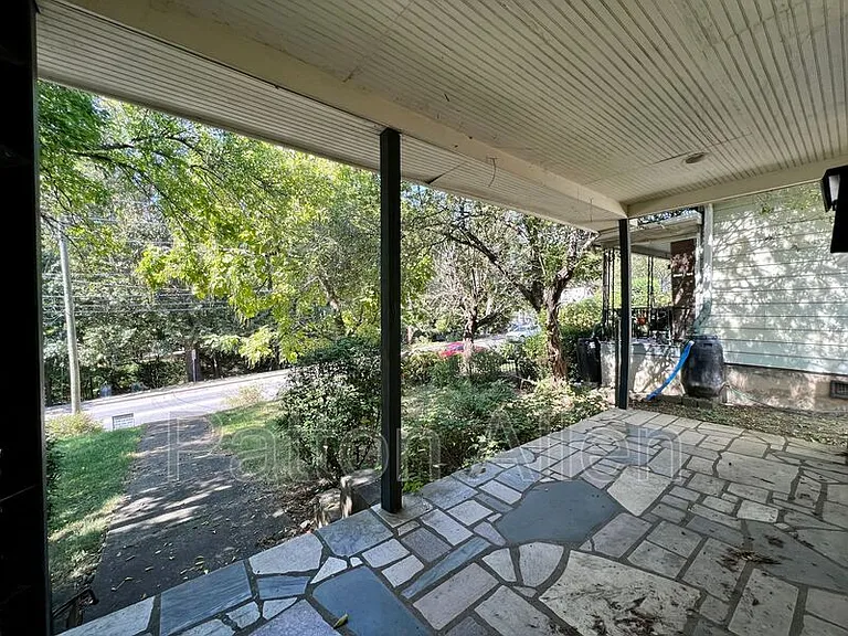 114 Clingman Ave — Photo 2