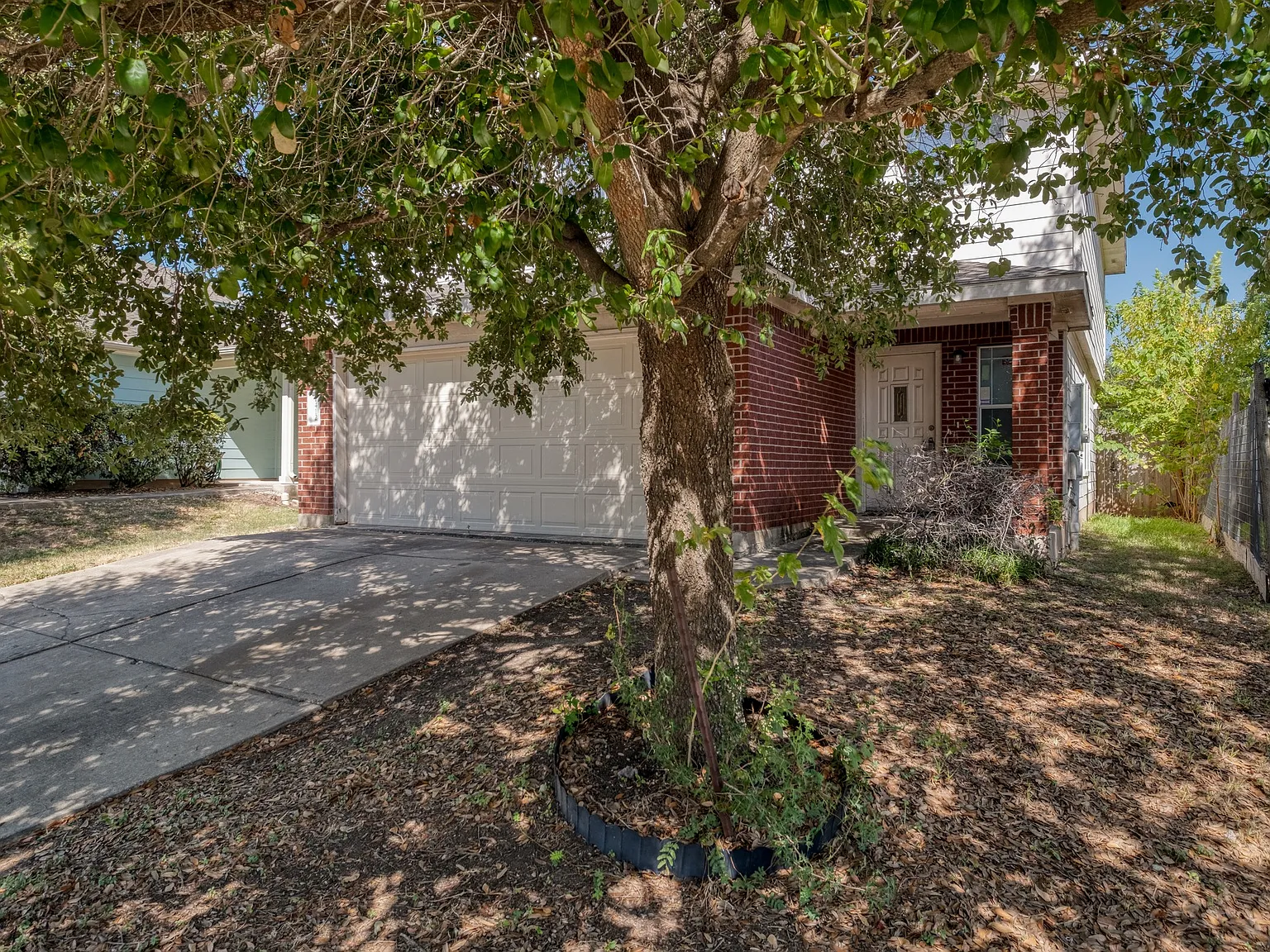 4 bed, 2100 sqft, $2,300 — Photo 3