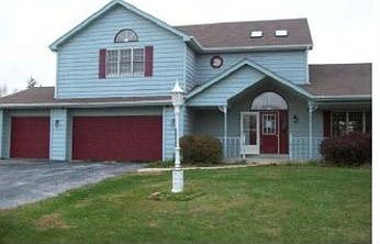 2nd image of 2644 E Royal Ridge Dr