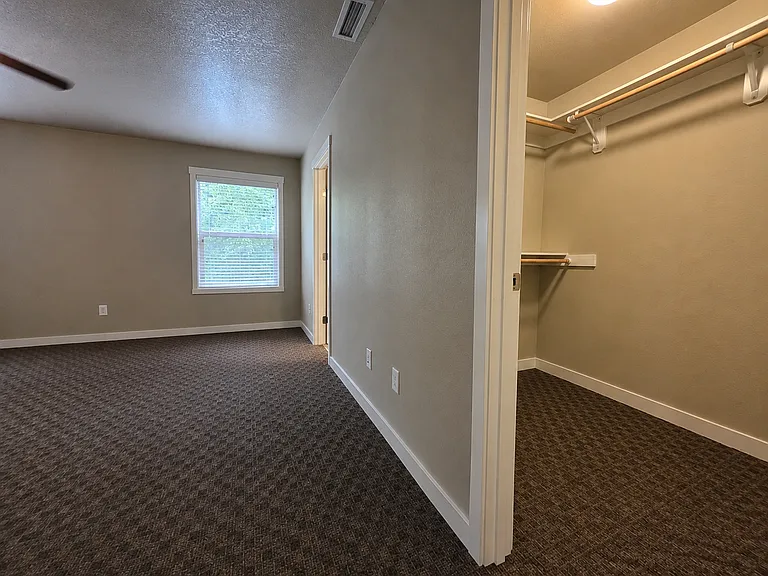 7214 Hayworth Ave NE — Photo 19