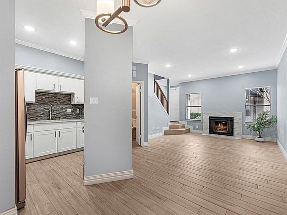 5th image of 2021 Spenwick Dr APT 811