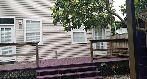 2nd image of 600 Upperline St