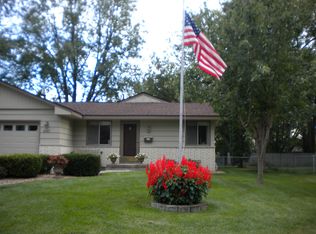 6747 Winsdale St, Golden Valley, MN 55427