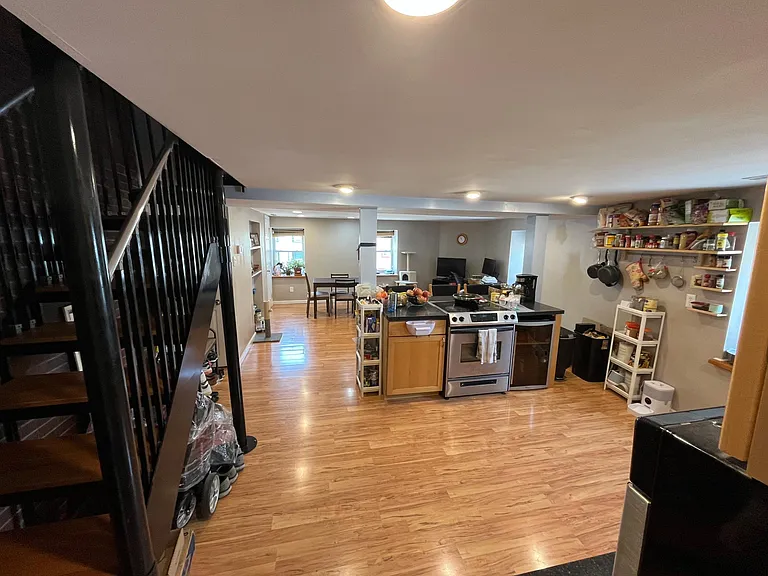 4745 Umbria St #2M — Photo 6
