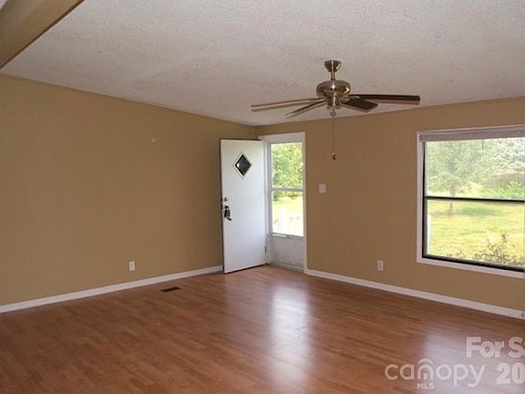 3rd image of 1016 Bethesda Rd #4-3-2