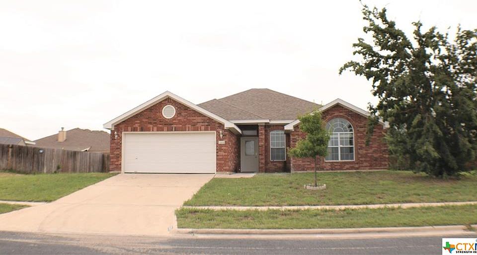 1st image of 3304 Sherwood Forest Dr