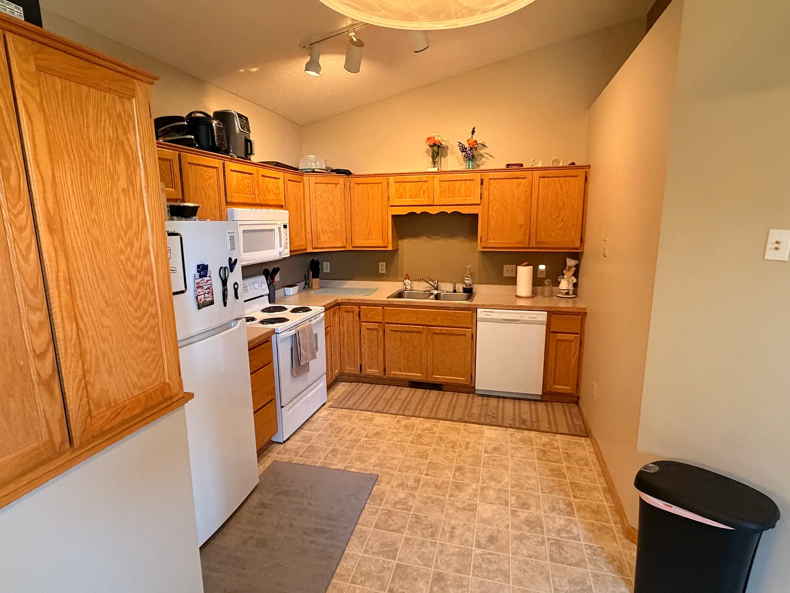 9205 Orchard Cir — Photo 2