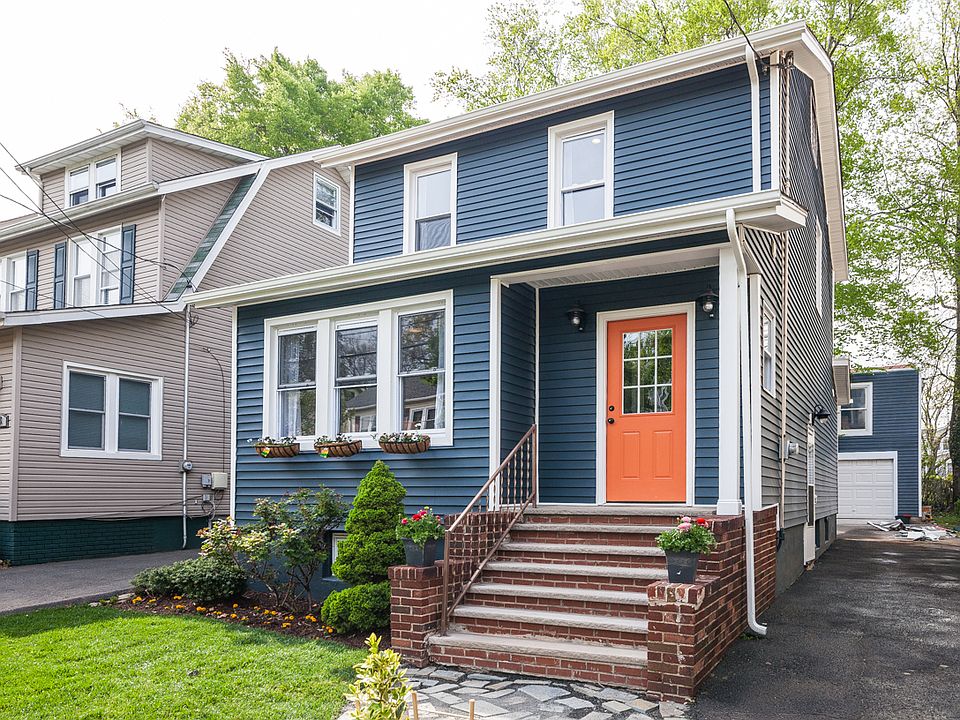 1st image of 11 Menzel Ave